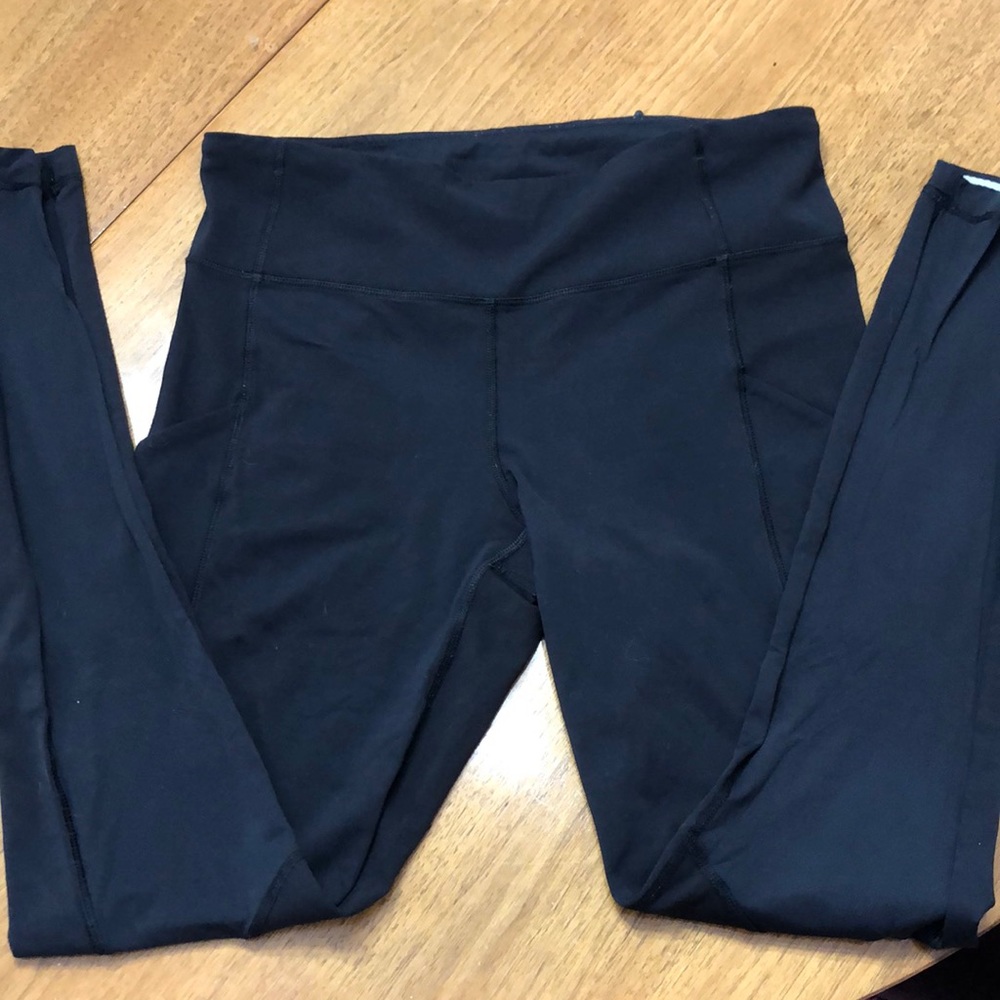 Lululemon 8 black running tights with side pockets